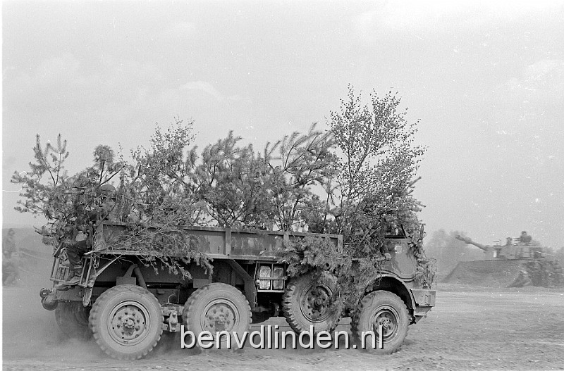 fotokoninginnedag1975051.jpg