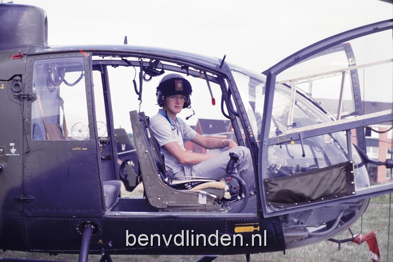 helicopters4.JPG - En iemand anders die ook op de foto wilde