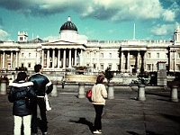 foto0006  De bibliotheek vanuit Trafalgar square gezien.