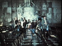 foto0015  In st. Pauls cathedral. ik zit op de achterste stoelenrij, vooraan. De docent is de leraar FRANS (niet de naam maar de taal). Raar, dat die meeging naar Engeland terwijl de Engelse taaldocenten thuisbleven.