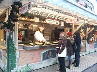 PICT2101  En weer een uitvlucht naar beter eten dan die kool-gerechten, gewoon lekkere pizza.