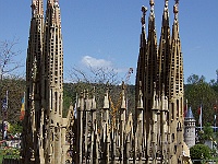 PICT2246d  minimundus heeft mooie modellen buiten staan, deze uit spanje is in de status zoals die toen ook was tijdens dat jaar in de bouw van de Sagrada Familia. Elk jaar pastten ze het model aan wat in werkelijkheid werd gebouwd in Spanje.