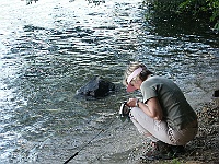 PICT2924  Natuurlijk waren de hondjes mee. Je kon regelmatig ook aan het water komen.