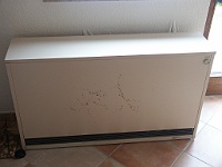 PICT3023  verwarming werkt wel, maar is oud, zijn elektrisch warmgemaakte stenen en worden gebruikt om onze portefeuille uit te melken: we hebben hem uit laten zetten.