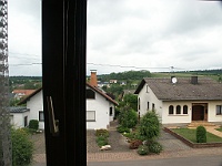 PICT3032  Het uitzicht vanuit de slaapkamer