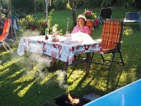 IMG 20160808 191004  En even wachten tot alles warm genoeg is.