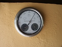 PICT3306  Het wordt warm die dag, 32 onder het afdakje (altijd de koelste plaats). Het is dus in Oostenrijk ook erg warm, net zo warm als in Nederland dit jaar. Gedurende de week was het zelfs beter dan in Nederland (28-30 graden in plaats van 32-36 graden!