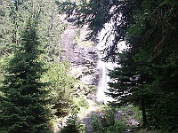 PICT3322  Het pad naar de waterval is niets veranderd. Het oude bruggetje is wel weg (zie 2006) maar voor de rest is het een mooi stukje gratis natuur