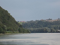PICT3557 G  We liepen om de landtong heen, dit is het uitzicht van het 3 rivieren punt(splitsing Donau, Inn en Ilz