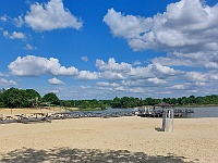 20250519 155413  Mooi strand met aanlegpier en glijbaan. jammer dat de honden er niet mochten komen